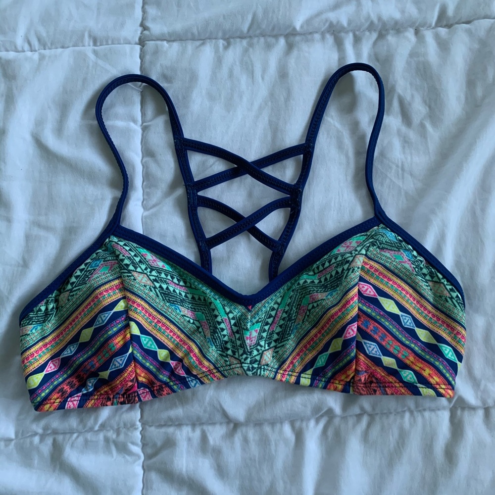 Zumiez swim top